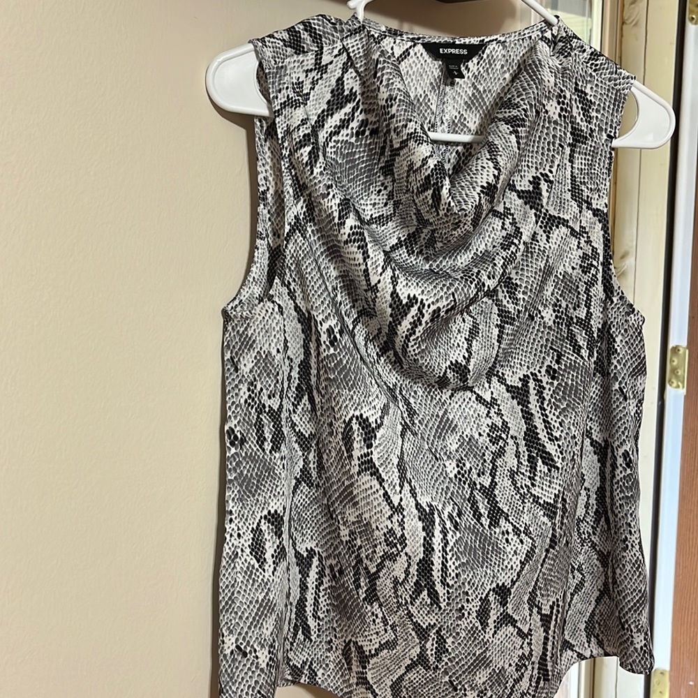 Like new Express shirt